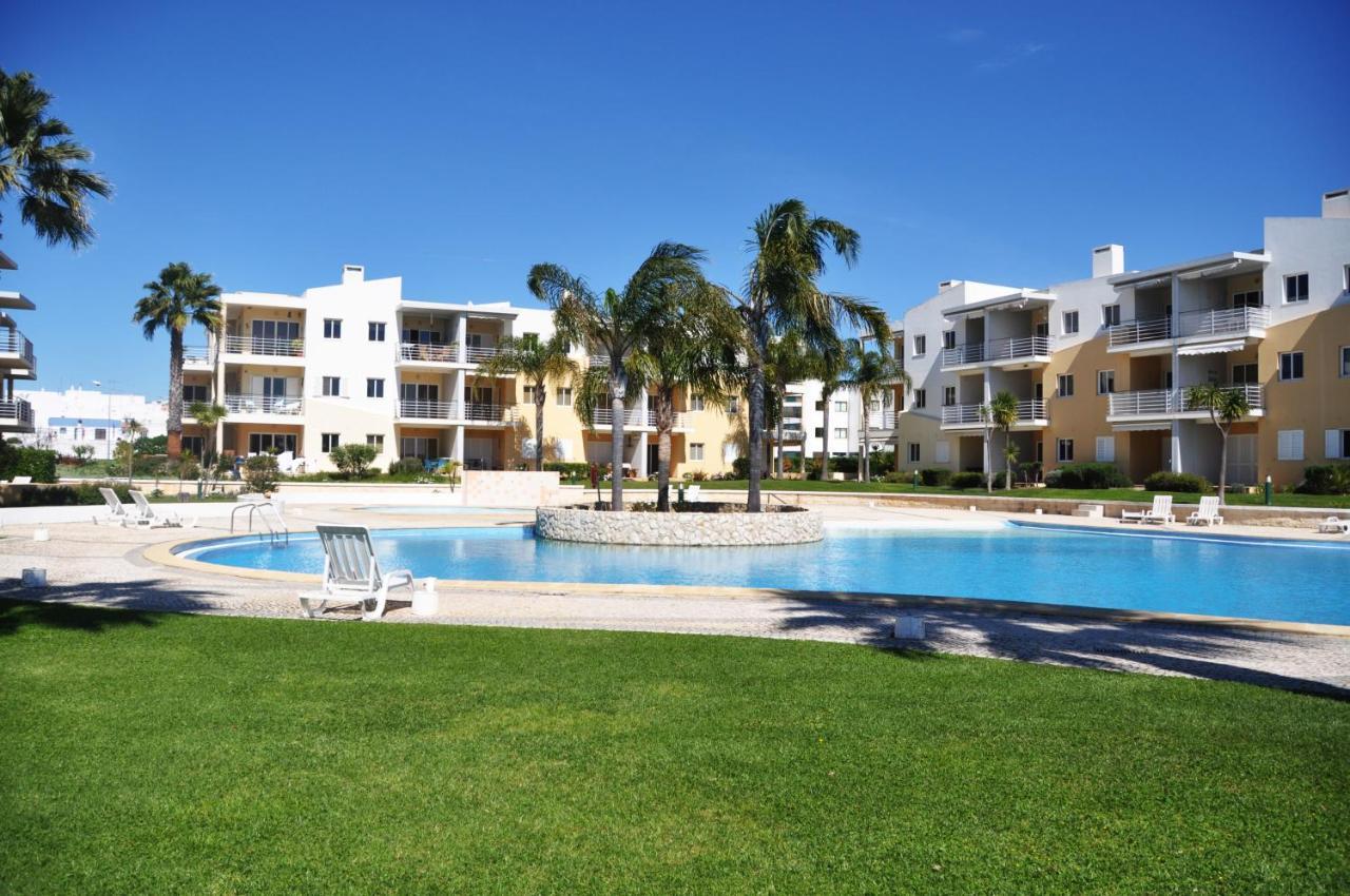 Sea And Pool At Vila Da Praia Алвор Екстериор снимка